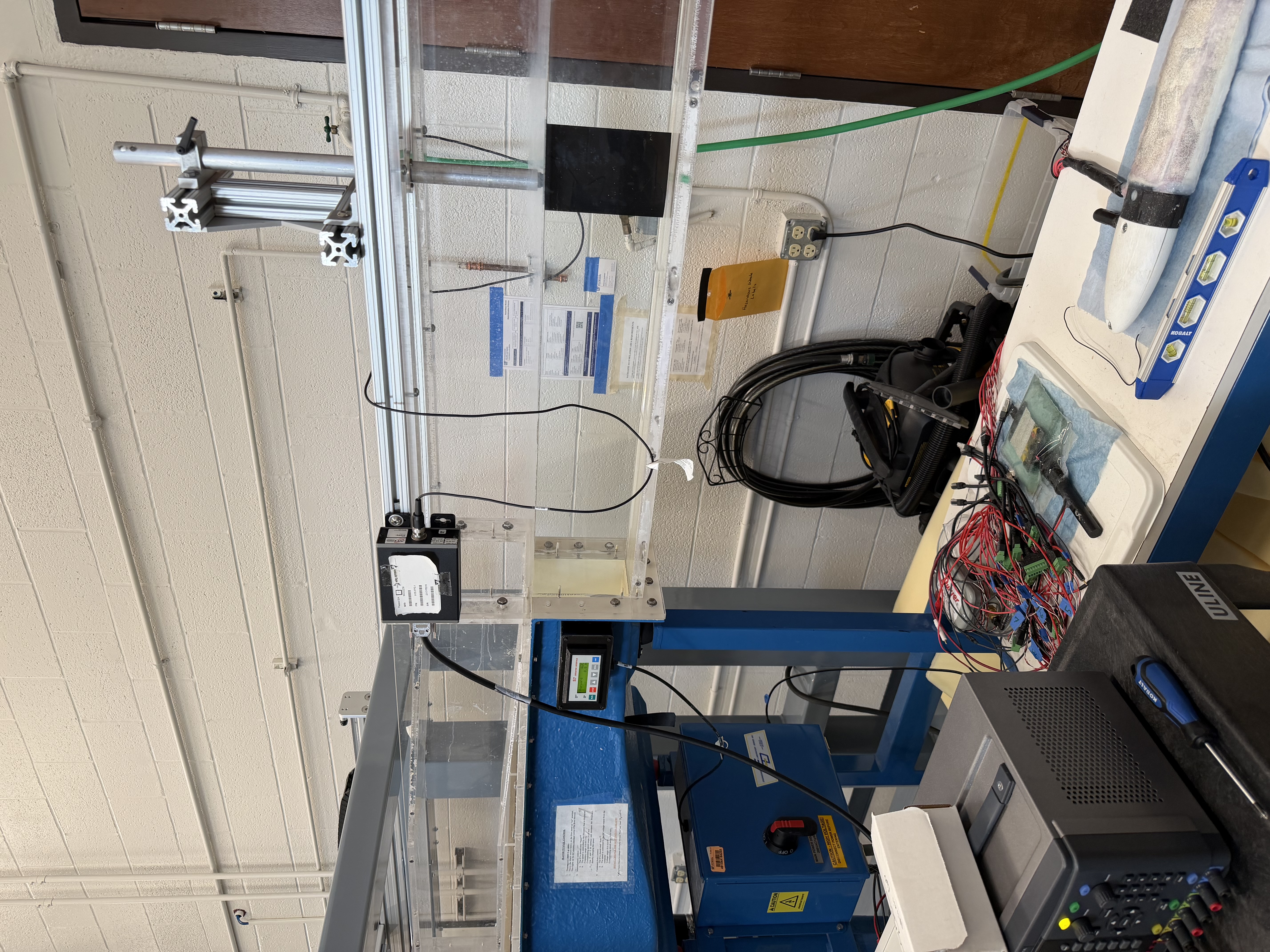 Hydrofoil setup mounted on a load cell in a FASt Lab water tunnel